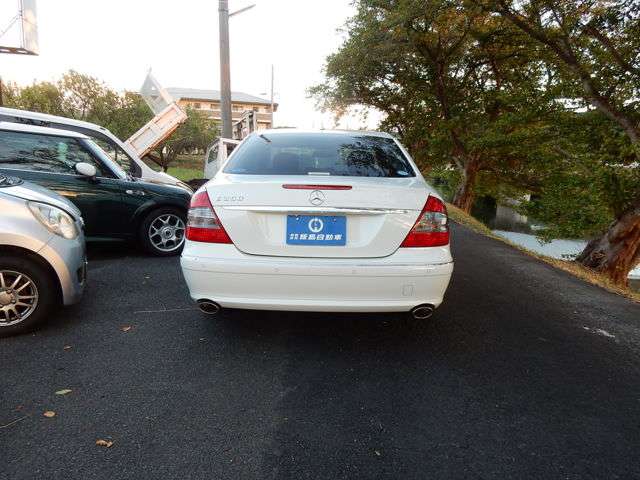 2007 Mercedes-Benz E-Class – thumbnail 3