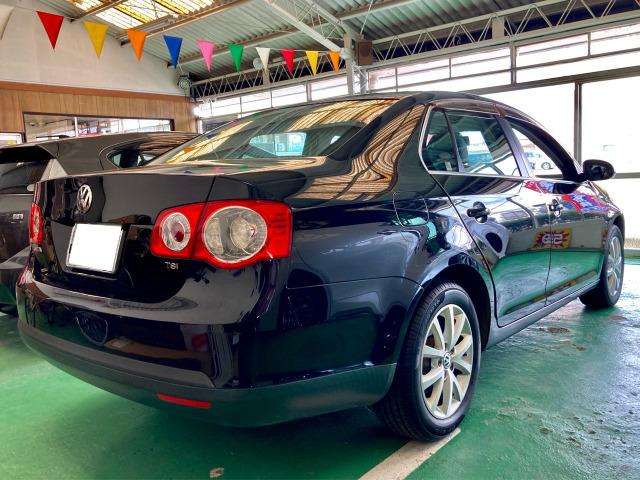2010 Volkswagen Jetta – thumbnail 2