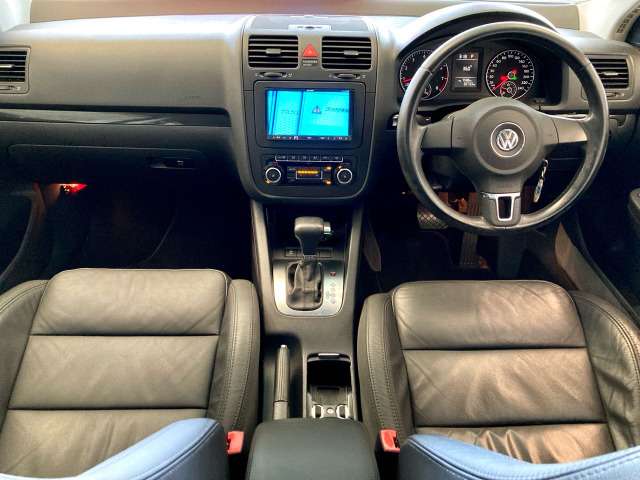 2010 Volkswagen Jetta – thumbnail 3