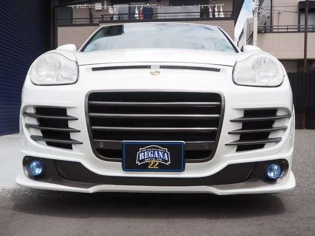2004 Porsche Cayenne – thumbnail 2