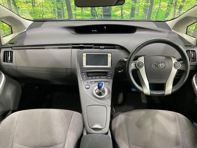2011 Toyota Prius – thumbnail 2