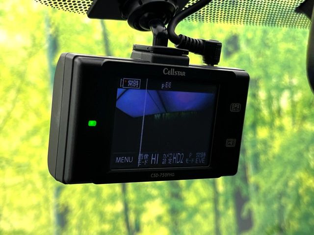 2011 Toyota Prius – thumbnail 4