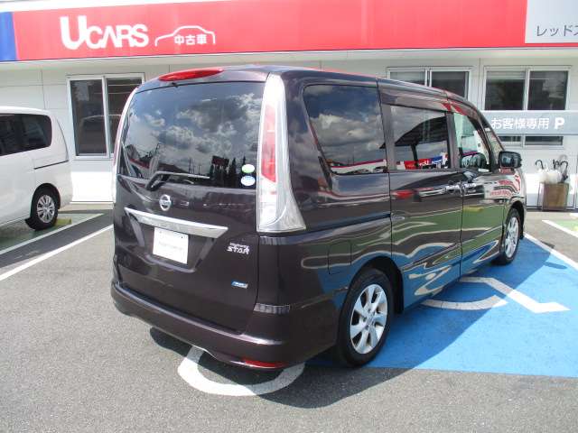 2011 Nissan Serena – thumbnail 2