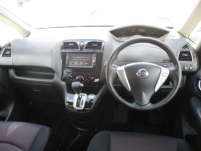 2011 Nissan Serena – thumbnail 4