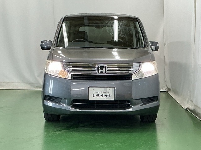 2011 Honda Stepwgn – thumbnail 4