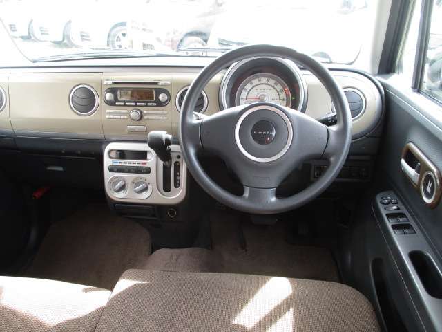 2010 Suzuki Alto Lapin – thumbnail 3