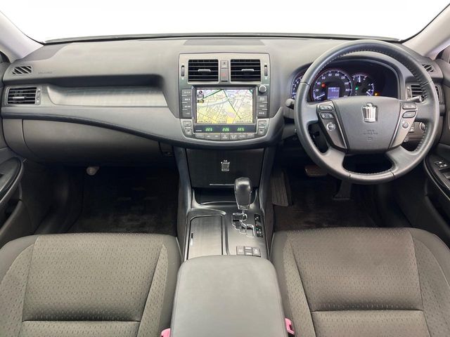 2009 Toyota Crown Athlete – thumbnail 2