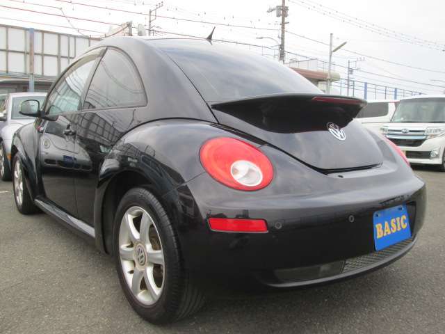 2007 Volkswagen New Beetle – thumbnail 3