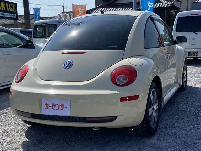 2007 Volkswagen New Beetle – thumbnail 4