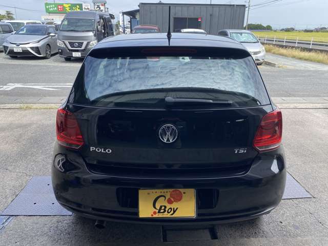 2011 Volkswagen Polo – thumbnail 3