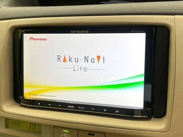 2009 Toyota Sienta – thumbnail 3