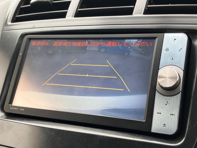 2011 Toyota Prius Alpha – thumbnail 4