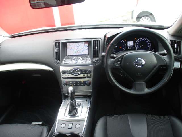 2011 Nissan Skyline – thumbnail 4