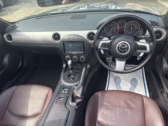 2011 Mazda Roadster – thumbnail 3