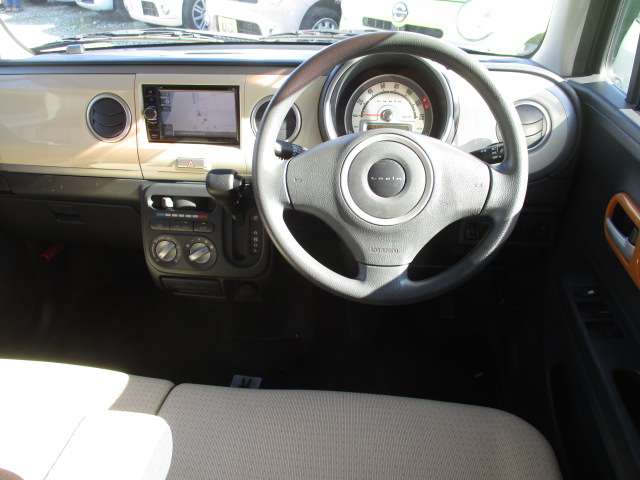 2011 Suzuki Alto Lapin – thumbnail 3