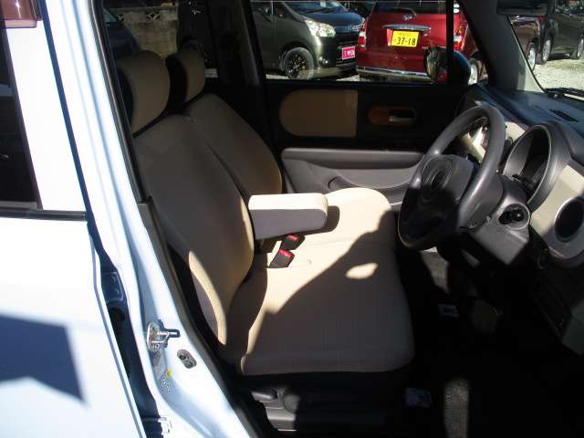 2011 Suzuki Alto Lapin – thumbnail 4