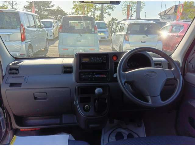 2010 Daihatsu Hijet Cargo – thumbnail 2