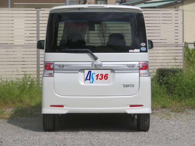 2011 Daihatsu Tanto – thumbnail 3