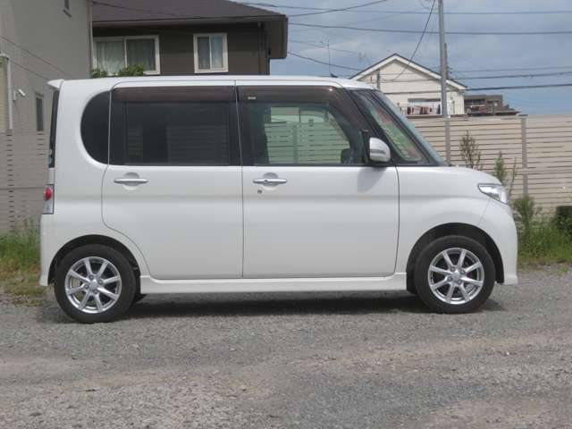 2011 Daihatsu Tanto – thumbnail 4