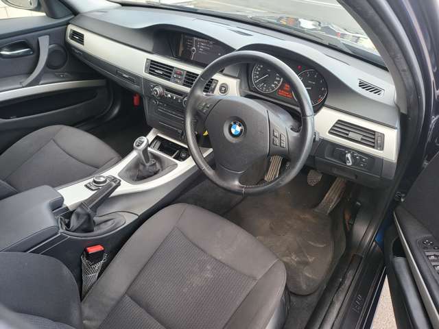 2010 BMW 3 Series – thumbnail 3