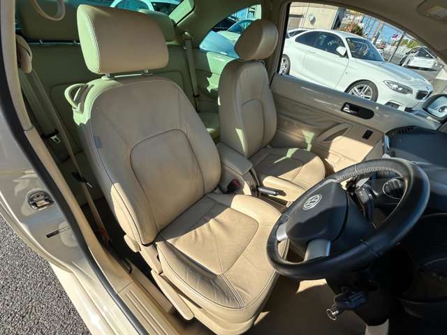 2008 Volkswagen New Beetle – thumbnail 3