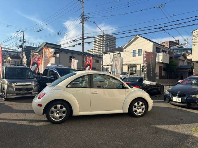 2003 Volkswagen New Beetle – thumbnail 3