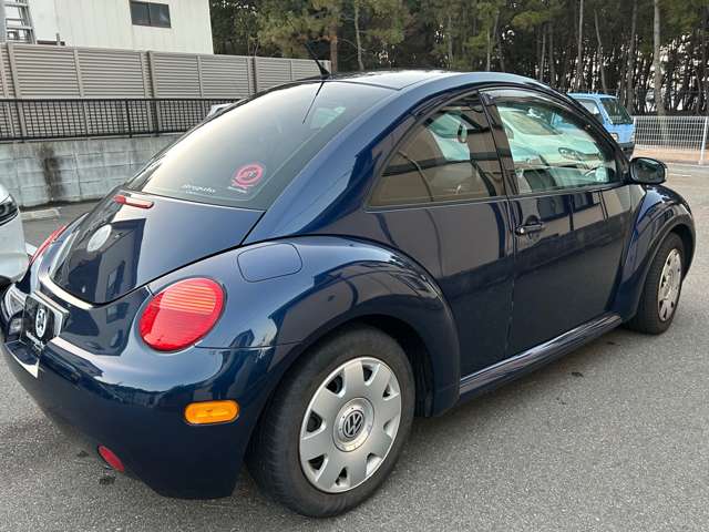 2005 Volkswagen New Beetle – thumbnail 4