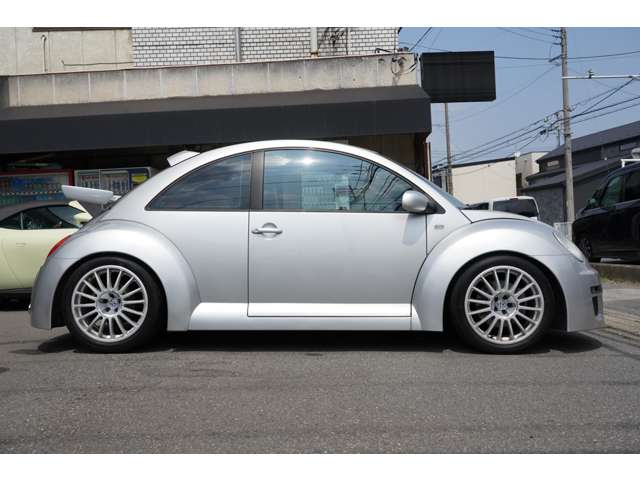 2002 Volkswagen New Beetle – thumbnail 4