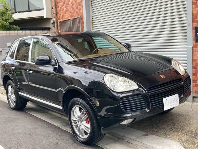 2004 Porsche Cayenne – thumbnail 2