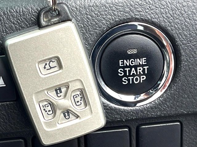 2010 Toyota Vellfire – thumbnail 3