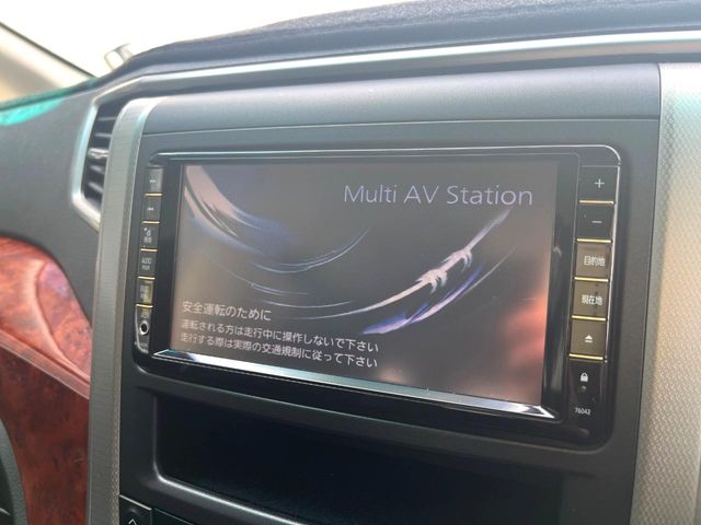 2010 Toyota Vellfire – thumbnail 4