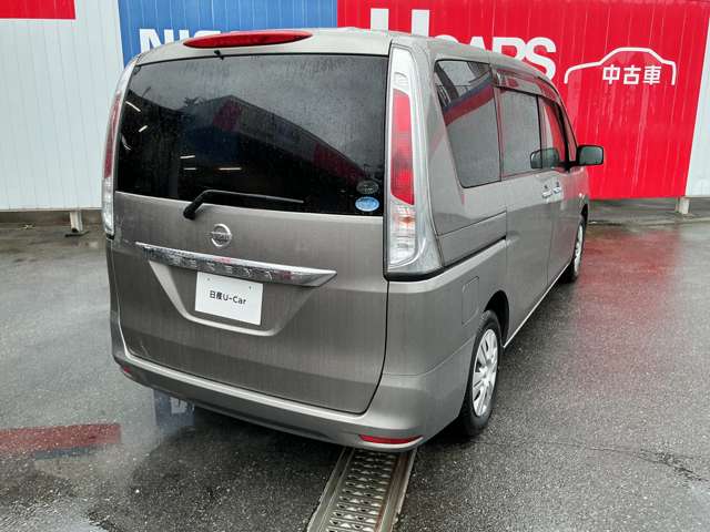 2011 Nissan Serena – thumbnail 2