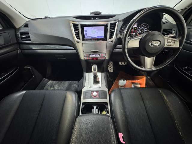 2011 Subaru Legacy Touring Wagon – thumbnail 4