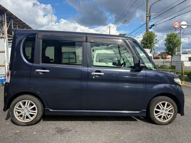 2010 Daihatsu Tanto – thumbnail 4