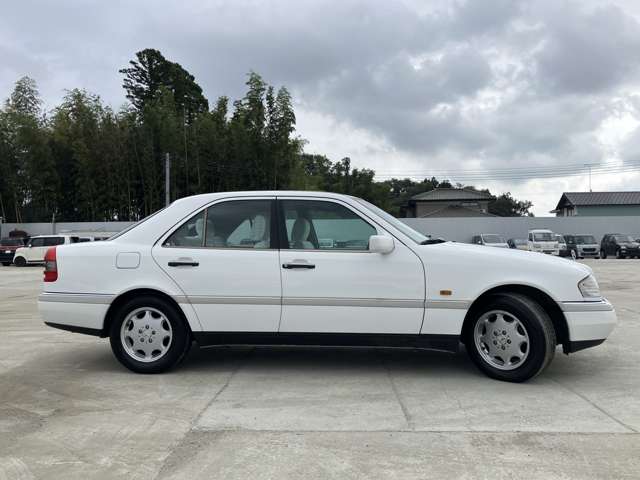 1995 Mercedes-Benz C-Class – thumbnail 2
