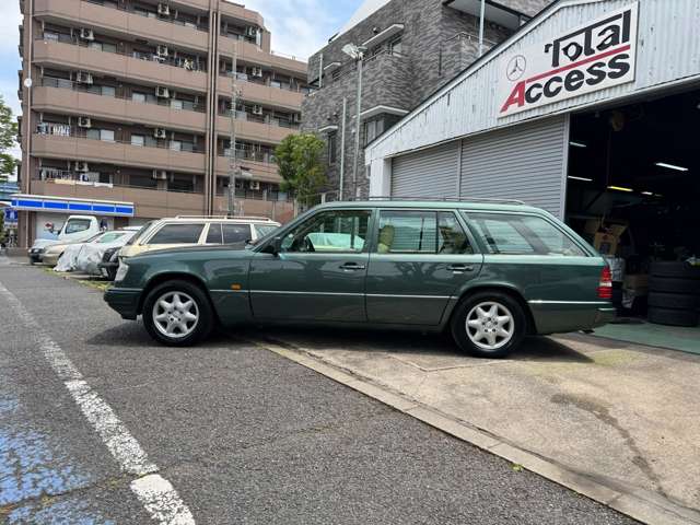 1994 Mercedes-Benz E-Class Wagon – thumbnail 4