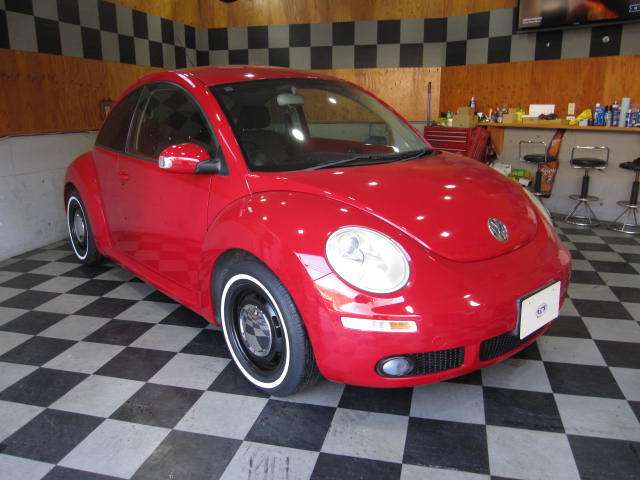 2008 Volkswagen New Beetle – thumbnail 2