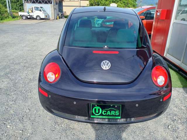 2008 Volkswagen New Beetle – thumbnail 3