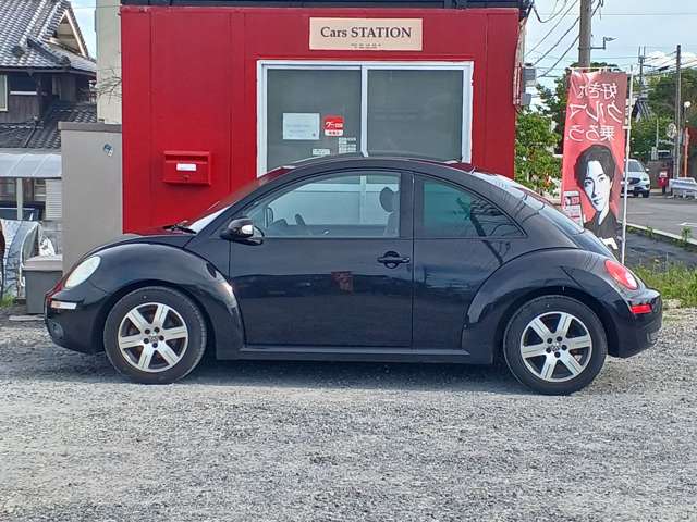 2008 Volkswagen New Beetle – thumbnail 4