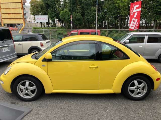 2002 Volkswagen New Beetle – thumbnail 4