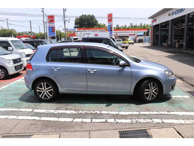 2011 Volkswagen Golf – thumbnail 3