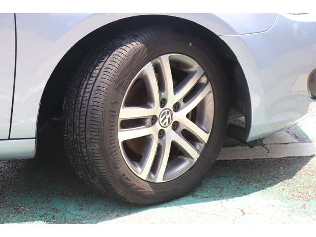 2011 Volkswagen Golf – thumbnail 4