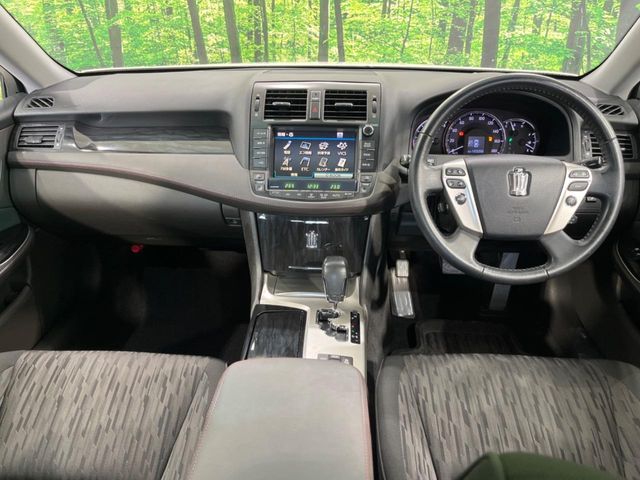 2010 Toyota Crown Athlete – thumbnail 2