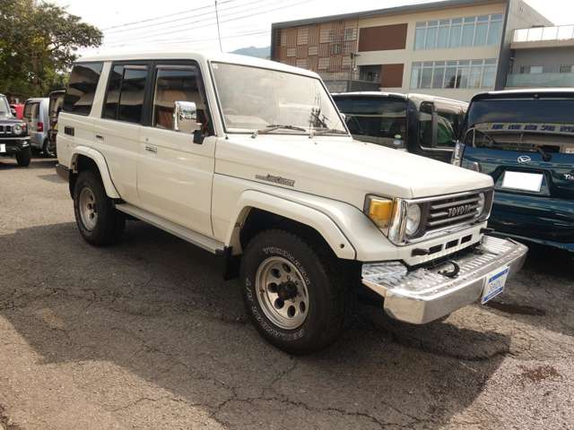 1999 Toyota Land Cruiser 70 – thumbnail 3