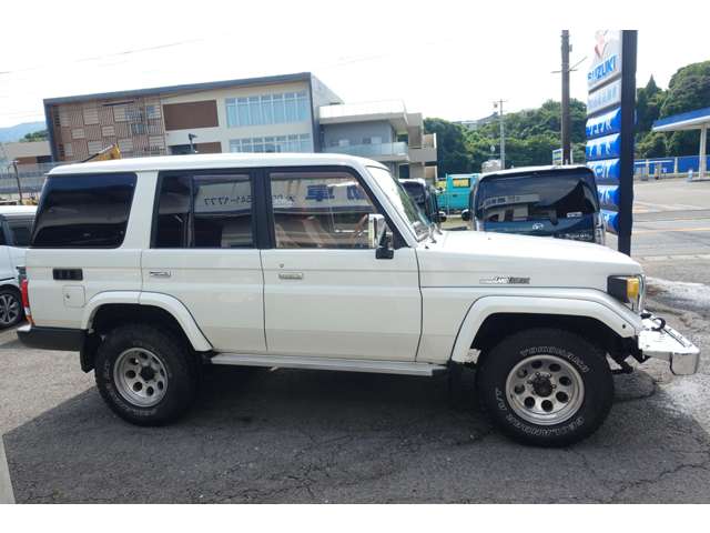 1999 Toyota Land Cruiser 70 – thumbnail 4