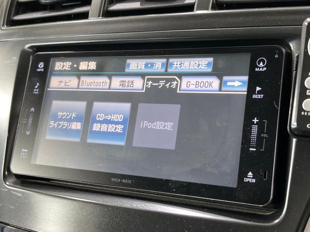 2011 Toyota Prius Alpha – thumbnail 4