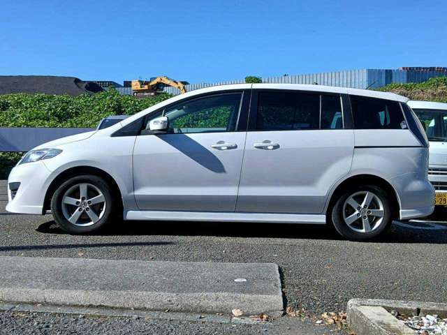 2009 Mazda Premacy – thumbnail 3