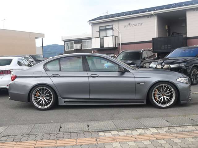 2011 BMW 5 Series – thumbnail 4