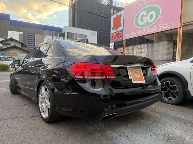 2011 Mercedes-Benz E-Class – thumbnail 2