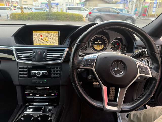 2011 Mercedes-Benz E-Class – thumbnail 4